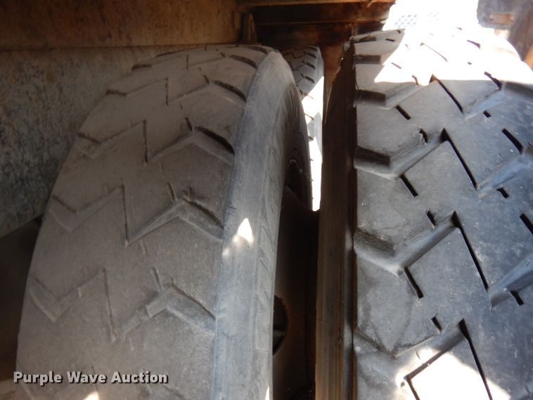 image for item DJ6017 2006 Freightliner Condor  refuse truck