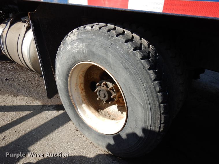 image for item DJ6017 2006 Freightliner Condor  refuse truck