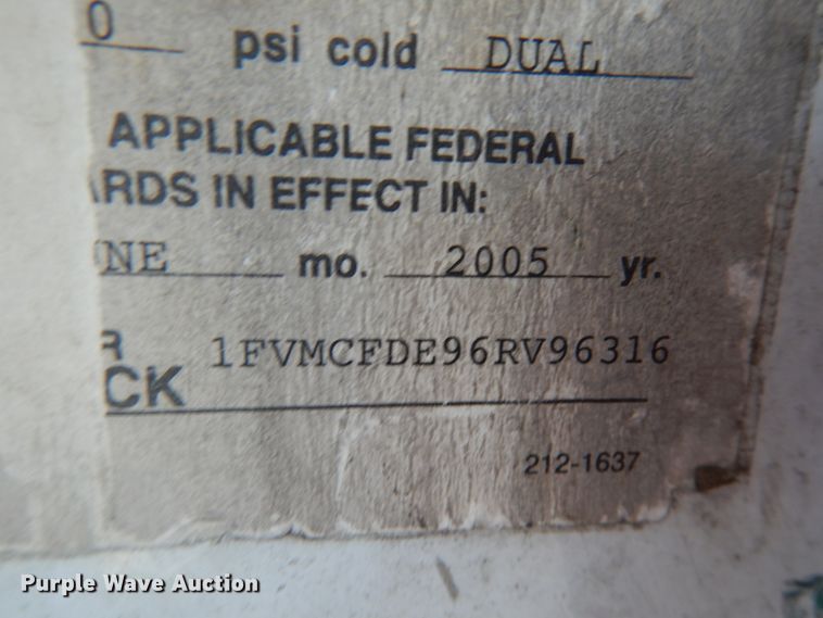 image for item DJ6017 2006 Freightliner Condor  refuse truck