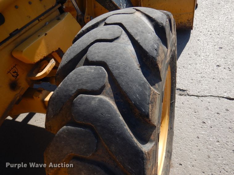 image for item DJ6019 2012 John Deere 410K  backhoe