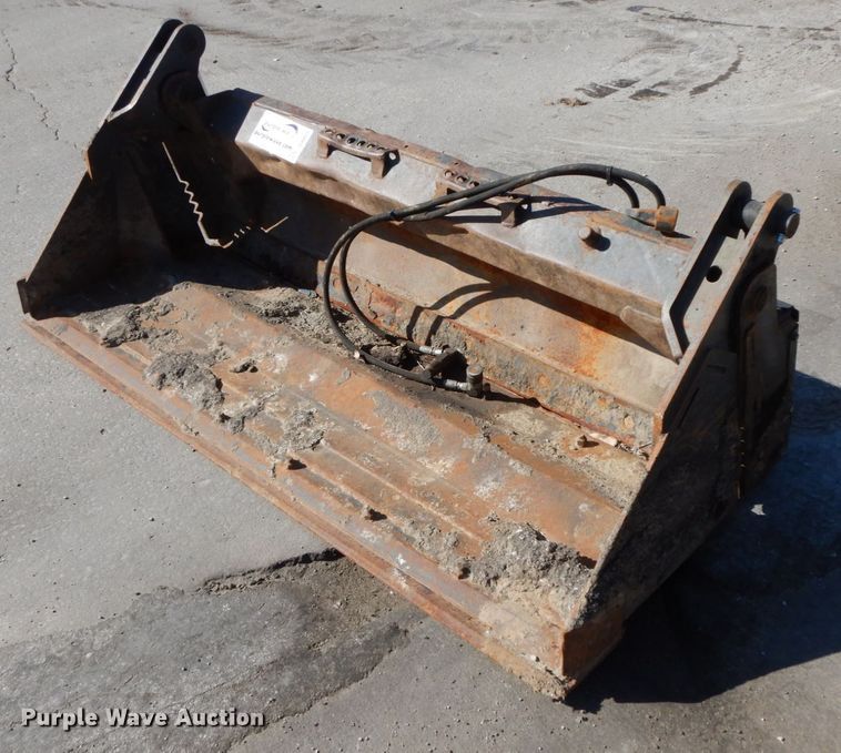2010 Bobcat Combo BKT 74 four-in-one skid steer bucket in Kansas City ...