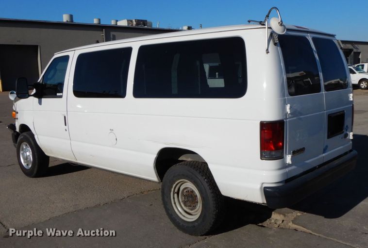 image for item HE9888 2010 Ford E350 Super Duty  van