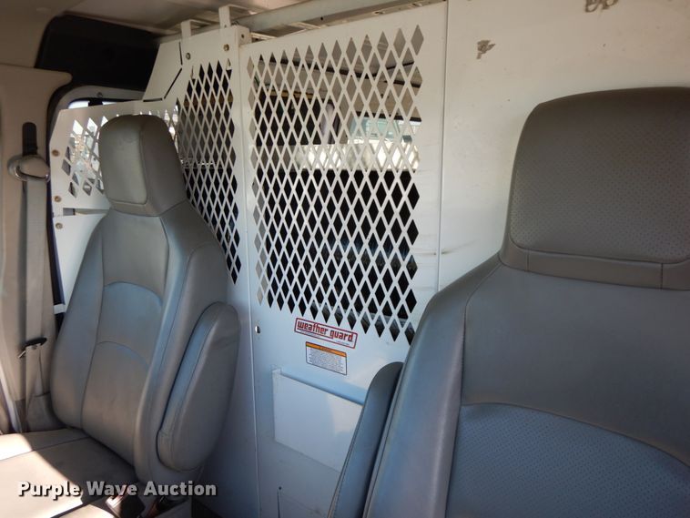 image for item HE9888 2010 Ford E350 Super Duty  van