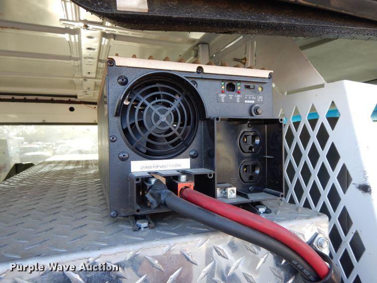 image for item HE9888 2010 Ford E350 Super Duty  van