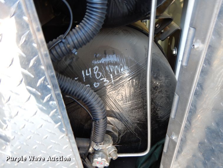 image for item HE9888 2010 Ford E350 Super Duty  van