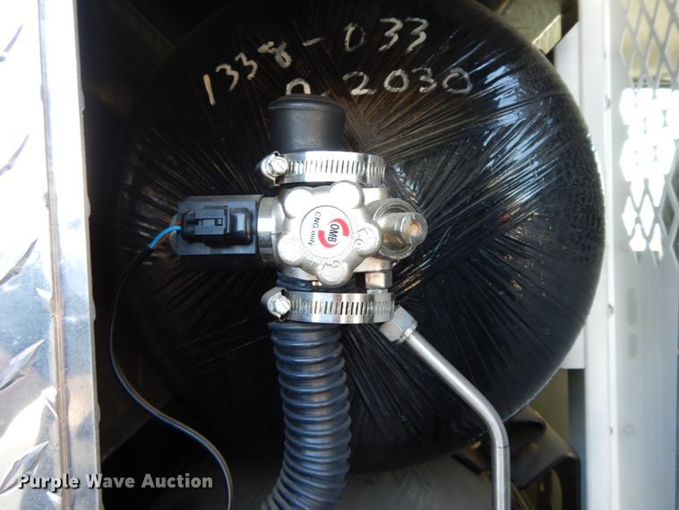 image for item HE9888 2010 Ford E350 Super Duty  van