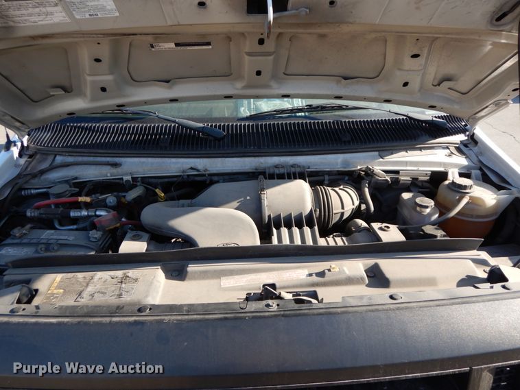 image for item HE9888 2010 Ford E350 Super Duty  van