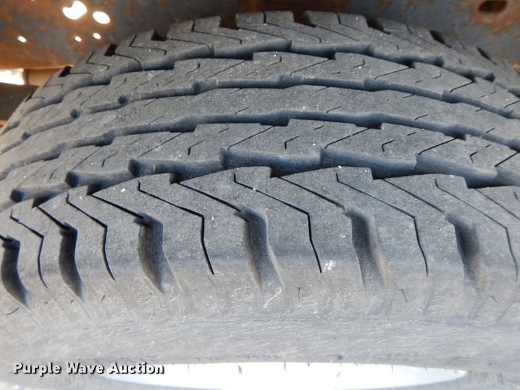 image for item HE9888 2010 Ford E350 Super Duty  van