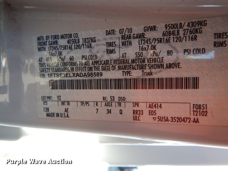 image for item HE9888 2010 Ford E350 Super Duty  van