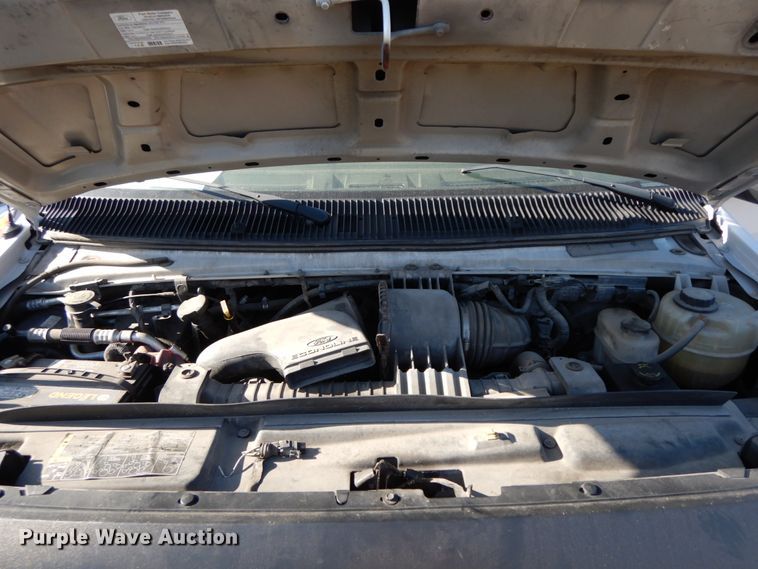 image for item HE9890 2010 Ford E350 Super Duty  van