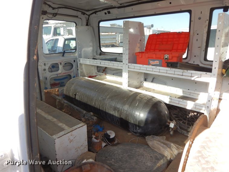 image for item HE9890 2010 Ford E350 Super Duty  van