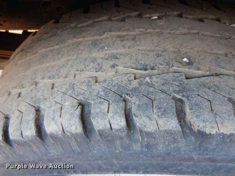 image for item HE9890 2010 Ford E350 Super Duty  van