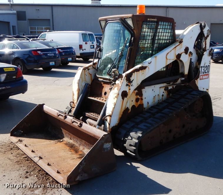 image for item HE9891 2010 Bobcat T320  skid steer loader