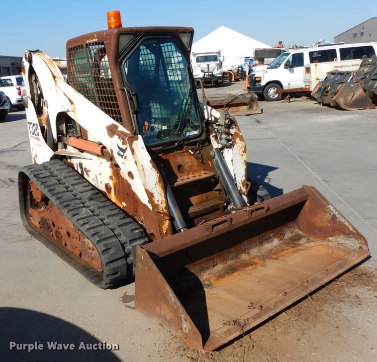 image for item HE9891 2010 Bobcat T320  skid steer loader