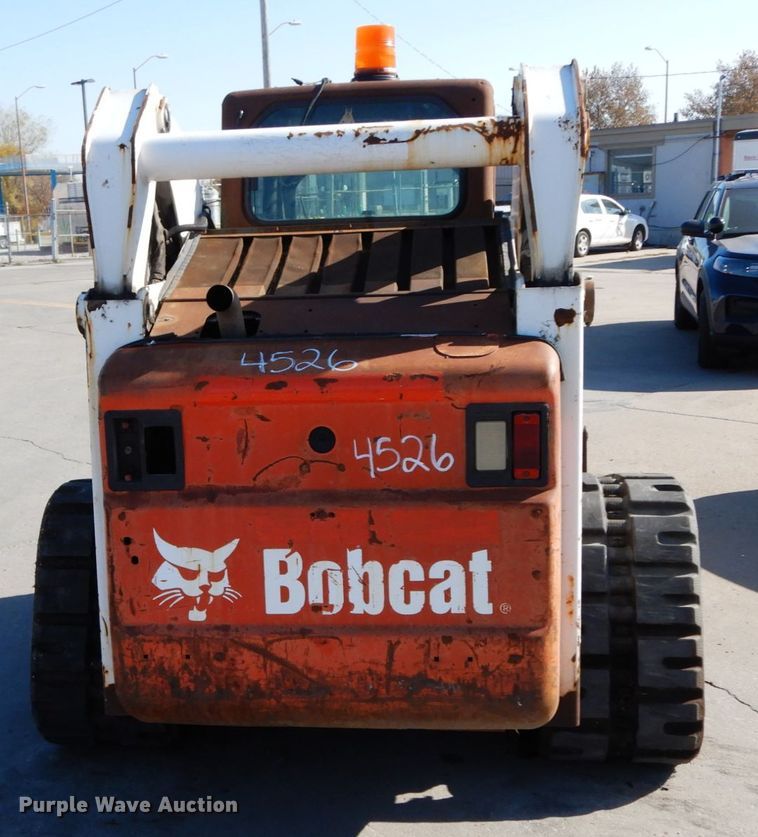 image for item HE9891 2010 Bobcat T320  skid steer loader
