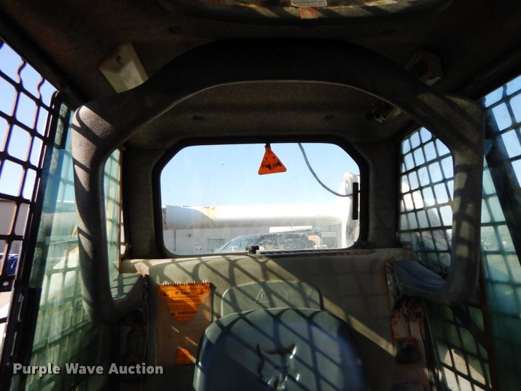 image for item HE9891 2010 Bobcat T320  skid steer loader