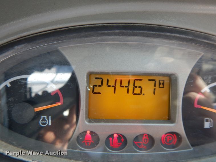 image for item HE9891 2010 Bobcat T320  skid steer loader