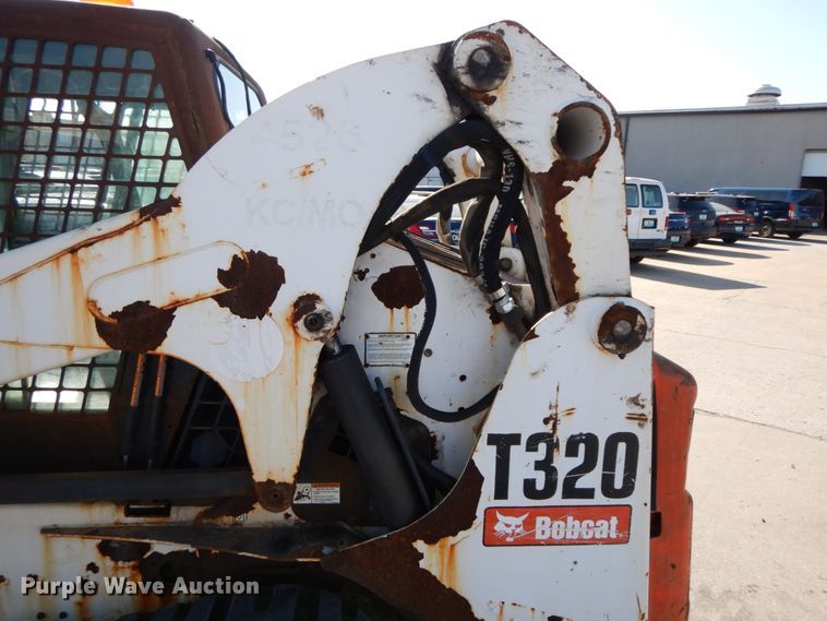 image for item HE9891 2010 Bobcat T320  skid steer loader