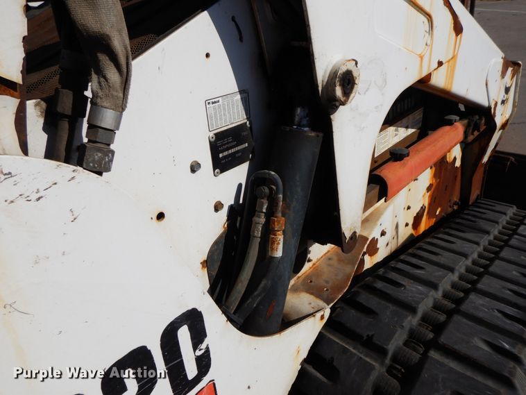 image for item HE9891 2010 Bobcat T320  skid steer loader
