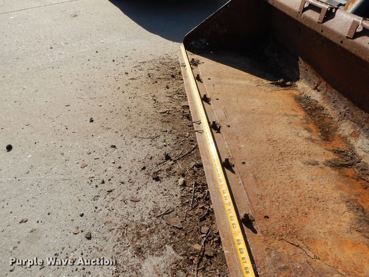 image for item HE9891 2010 Bobcat T320  skid steer loader