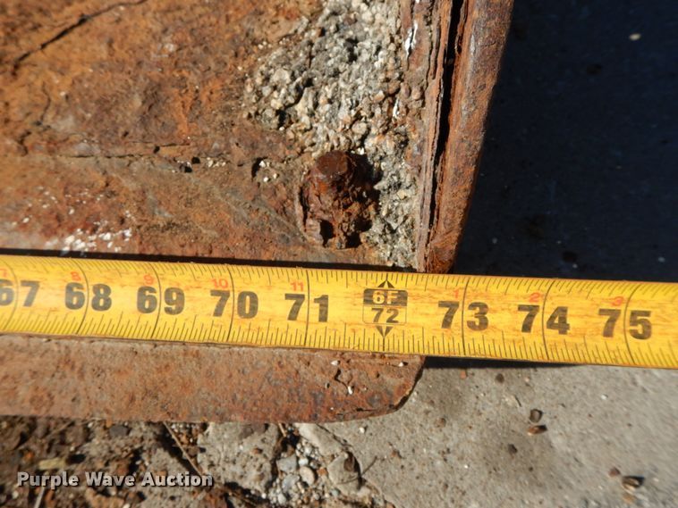 image for item HE9891 2010 Bobcat T320  skid steer loader