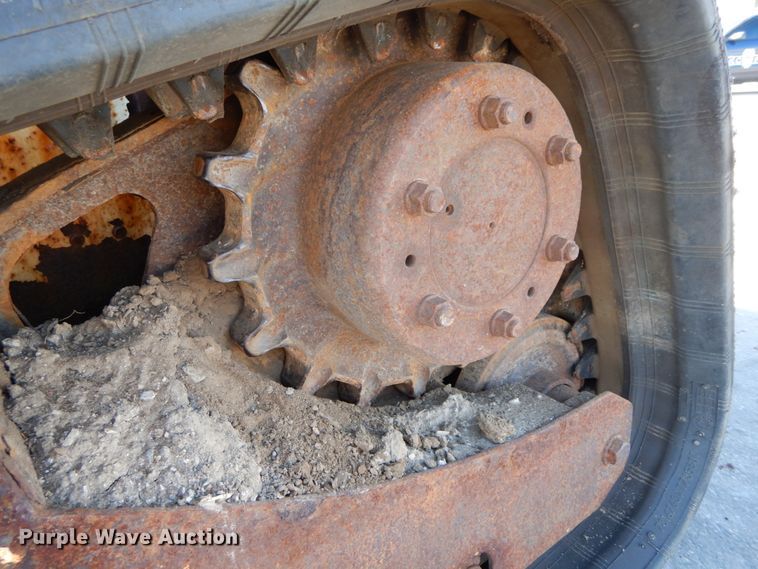 image for item HE9891 2010 Bobcat T320  skid steer loader