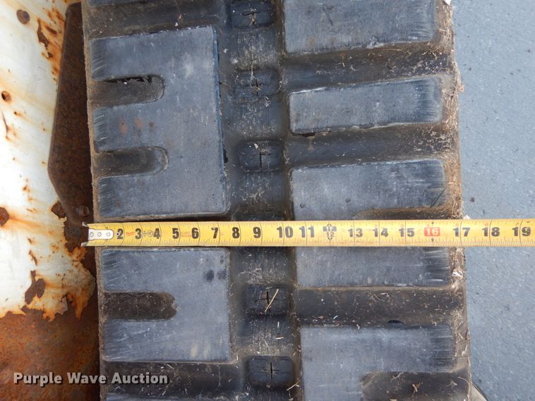 image for item HE9891 2010 Bobcat T320  skid steer loader