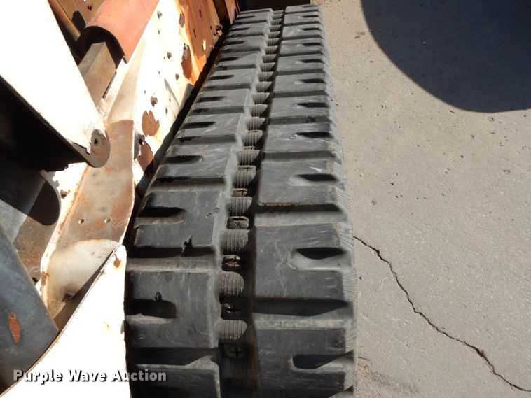 image for item HE9891 2010 Bobcat T320  skid steer loader