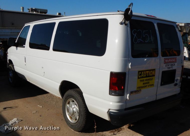 image for item HE9892 2010 Ford E350 Super Duty  van