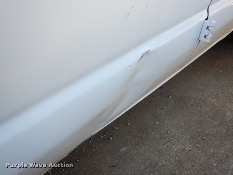 image for item HE9892 2010 Ford E350 Super Duty  van