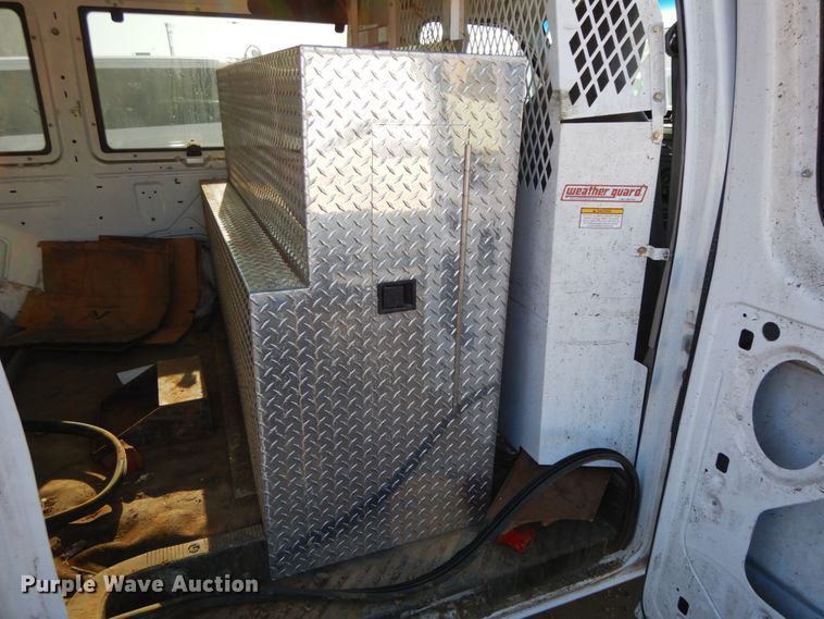 image for item HE9892 2010 Ford E350 Super Duty  van