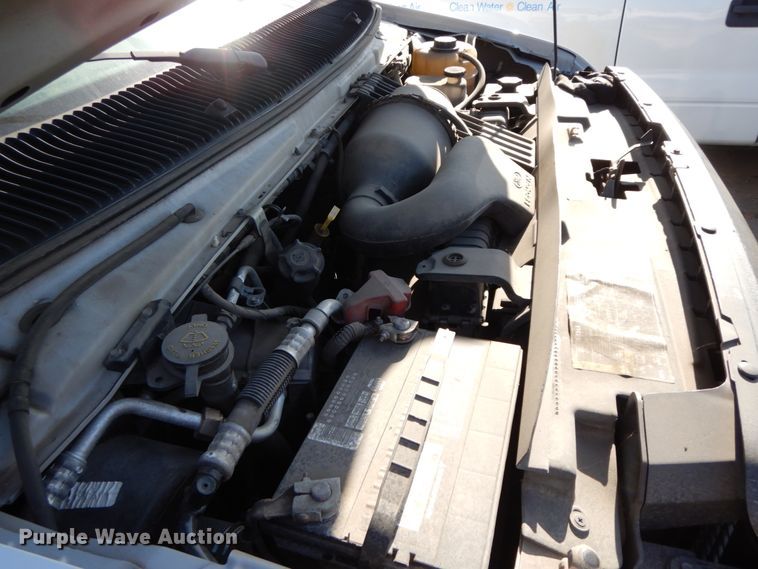 image for item HE9892 2010 Ford E350 Super Duty  van
