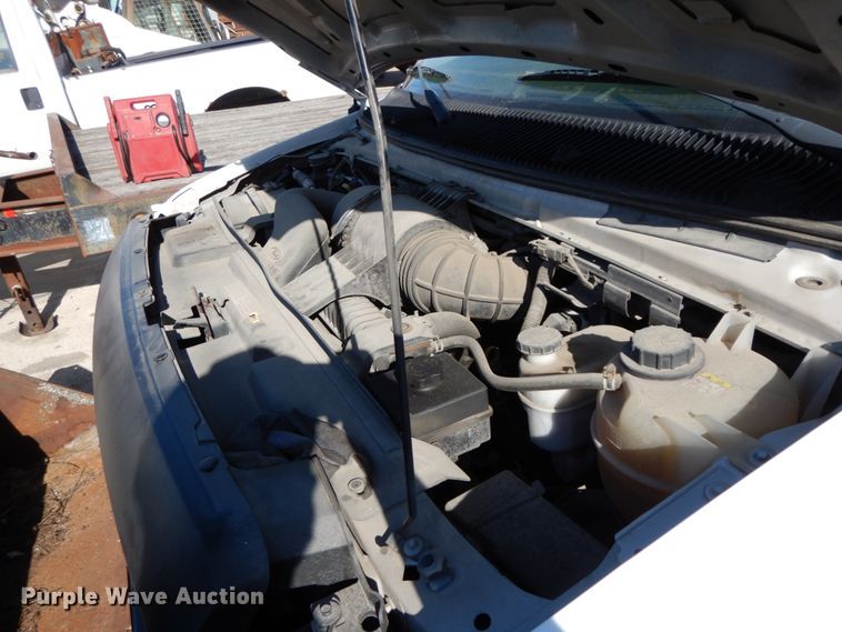 image for item HE9892 2010 Ford E350 Super Duty  van