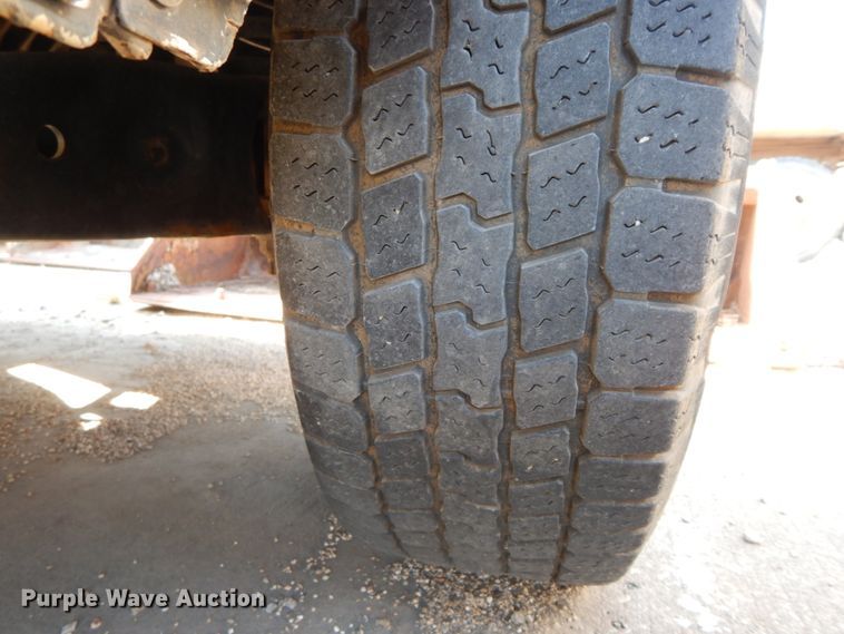 image for item HE9892 2010 Ford E350 Super Duty  van