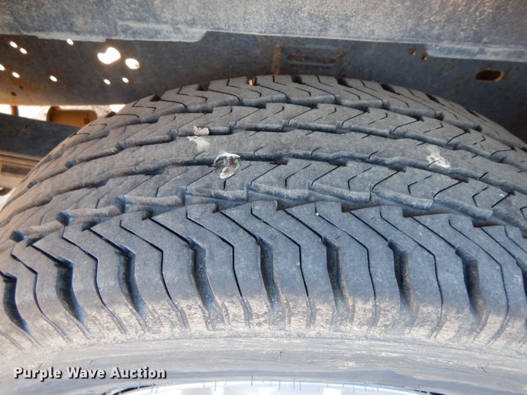 image for item HE9892 2010 Ford E350 Super Duty  van