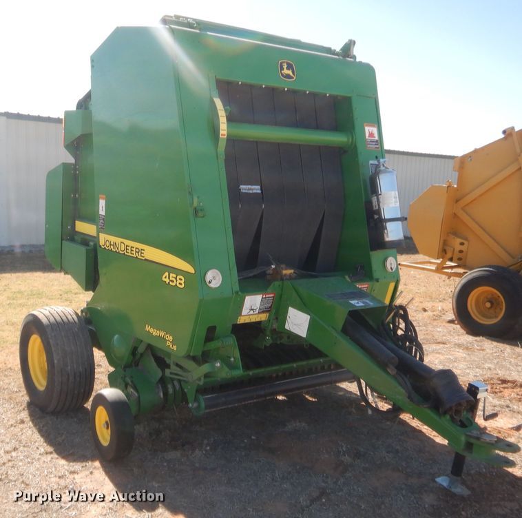 image for item DI3505 2011 John Deere 458  round baler