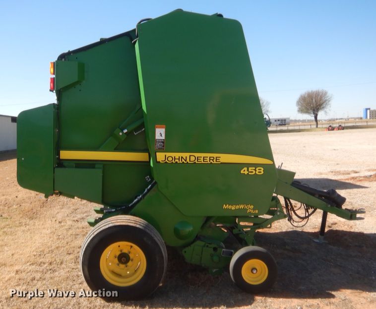 image for item DI3505 2011 John Deere 458  round baler