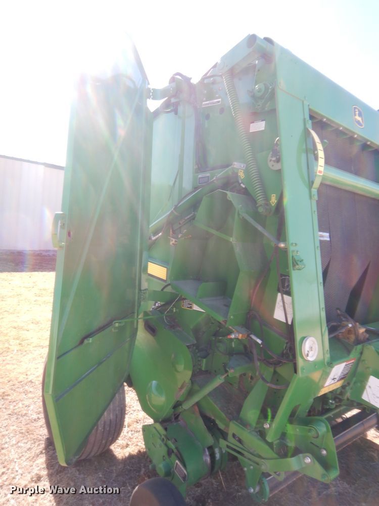 image for item DI3505 2011 John Deere 458  round baler