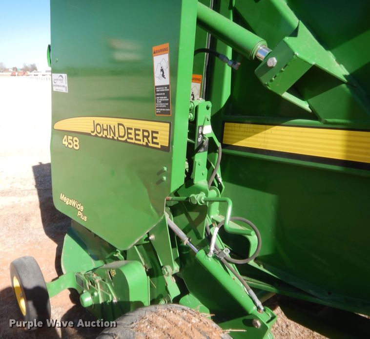image for item DI3505 2011 John Deere 458  round baler