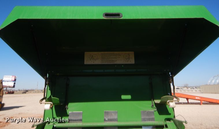 image for item DI3505 2011 John Deere 458  round baler