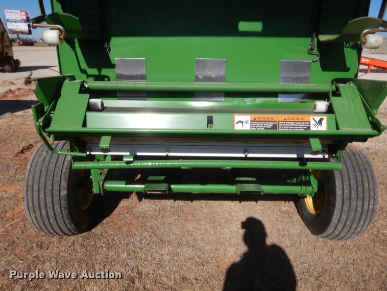 image for item DI3505 2011 John Deere 458  round baler