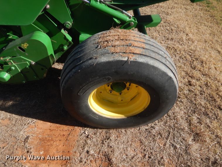 image for item DI3505 2011 John Deere 458  round baler