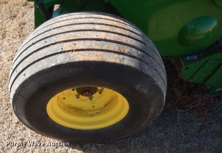 image for item DI3505 2011 John Deere 458  round baler