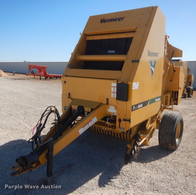 image for item DI3507 2015 Vermeer 6640 Rancher  round baler