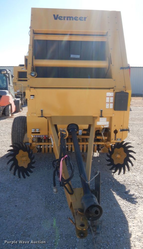 image for item DI3507 2015 Vermeer 6640 Rancher  round baler