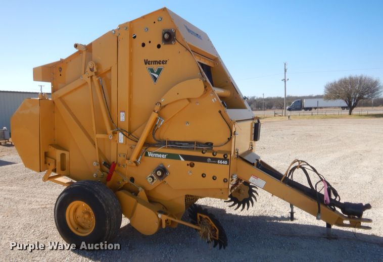 image for item DI3507 2015 Vermeer 6640 Rancher  round baler