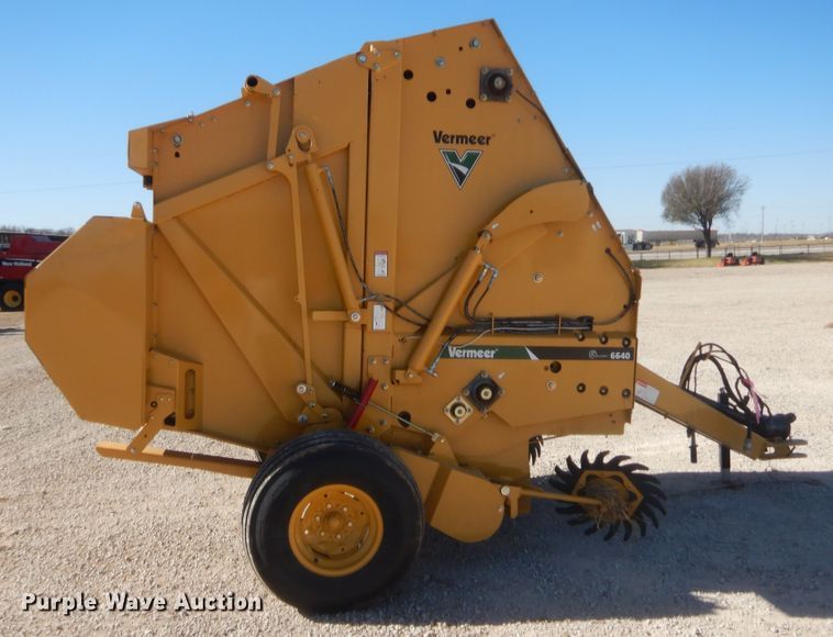 image for item DI3507 2015 Vermeer 6640 Rancher  round baler