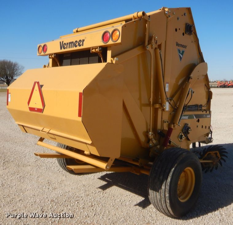 image for item DI3507 2015 Vermeer 6640 Rancher  round baler