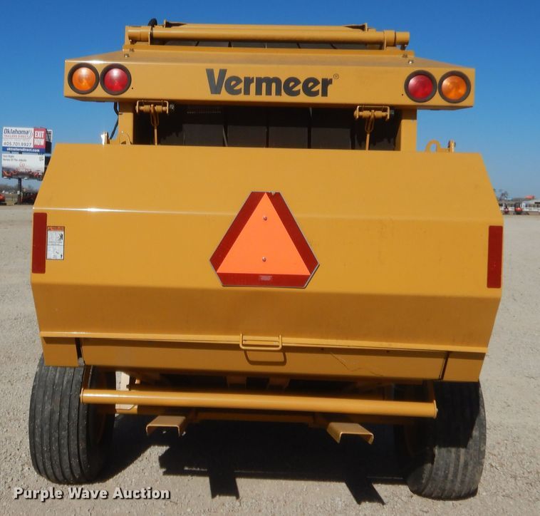 image for item DI3507 2015 Vermeer 6640 Rancher  round baler