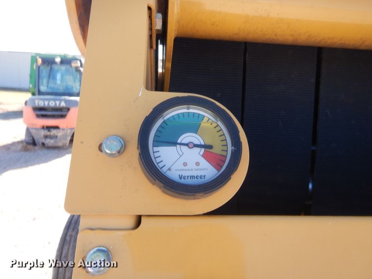 image for item DI3507 2015 Vermeer 6640 Rancher  round baler